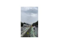 Pozantı-Adana istikameti tır devrilmesi nedeniyle trafiğe kapandı