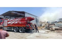 Antalya’da besihanede çıkan yangında 60 saman balyası kül oldu