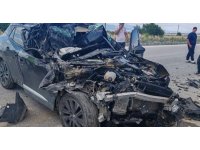 Kamyonete çarpan otomobil hurdaya döndü: 1 yaralı