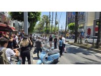 Yaya geçidinden geçen yayaya motosiklet çarptı: 2 yaralı