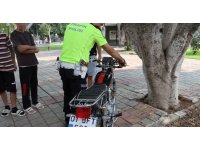 Kırmızı ışıkta geçen ehliyetsiz motosiklet sürücüsüne 85 bin TL para cezası