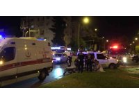 Antalya’da iki hafif ticari araç kavşakta çarpıştı: 3 yaralı