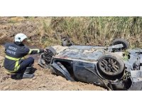 Takla atarak hurdaya dönen otomobilin sürücüsü yaralandı