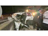 Otomobil beton bariyerlere çarptı: 1 ölü