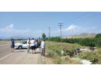 Otomobilin çarptığı araç bahçeye devrildi: 4 yaralı