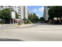 Adanalılar sıcaktan kaçtı, cadde ve sokaklar boş kaldı