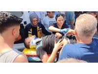 Otomobil ile çarpışan motosikletli metrelerce havaya savruldu