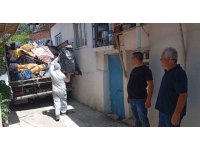 Burdur’da kötü kokunun kaynağı çöp ev çıktı: 3 kamyon atık çıkarıldı