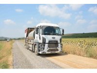 Tarsus’ta kırsal yollar sathi asfaltla yenileniyor