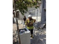 Hassa ve Erzin’de yerleşim alanlarına giren yılanları itfaiye yakaladı