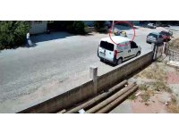 Aşırı sıcaktan etkilenen postacı motosikletiyle aydınlatma direğine çarptı