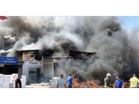 Gazipaşa’da inşaat malzemeleri deposunda yangın