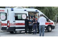 Burdur’da hafif ticari araç ile motosiklet çarpıştı: 1’i ağır 2 yaralı