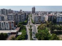 Sıcak hava Adana’nın simge noktalarını sessizliğe bürüdü