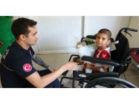 6 metrelik kuyuya düşen çocuk kendisini kurtaran kahramanıyla buluştu