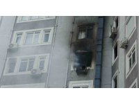 Apartmanda yangın paniği: 5 kişi dumandan etkilendi
