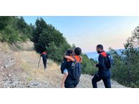 Kahramanmaraş’ta araçta mahsur kalan baba ve kızı kurtarıldı