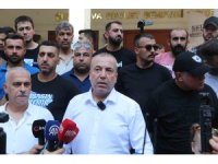 Adana Demirspor taraftarı bariyeri yıkıp belediyeye girmeye çalıştı