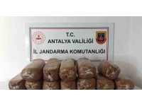 Antalya’da üç ilçede kaçak tütün operasyonu: 785 kilogram tütün ele geçirildi
