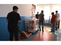 Kemer’de kırtasiye malzemelerinin dağıtımı devam ediyor