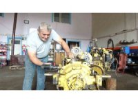 Isparta’da 10 yaşında şantiyelerdeki iş makinelerinin yanında başladığı mesleğini yarım asırdır sürdürüyor