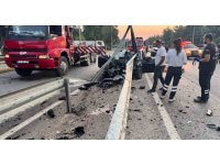 Isparta’da feci kaza: Bariyerlere çarpan otomobilin sürücüsü hayatını kaybetti