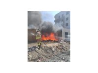 Antakya’da inşaat malzemeleri ve kulübe alevlere teslim oldu