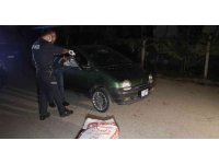 Kovalamaca sonucu durdurulan otomobilden 3 bin paket gümrük kaçağı sigara çıktı