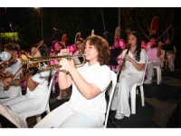 Kemer Belediyesi Cumhuriyet Orkestrası sahne aldı