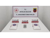 Antalya’da otel odasında uyuşturucuya 2 tutuklama