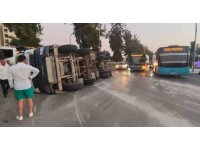 Antalya’da beton mikseri devrildi: 1 yaralı