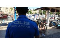 Denizde mahsur kalan 15 yaşındaki kız çocuğu kurtarıldı
