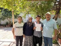 Türk aile şefkatle yaklaştıkları ve 7. evlatları olarak gördükleri Suriyeli Abdurrahman’dan ayrılmak istemiyor