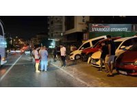 Kontrolden çıkıp savrulan Fiat Tofaş, oto galerideki araçlara çarparak durabildi