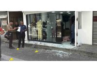 Adana’da iş yerine silahlı saldırı: Cama 9 kurşun isabet etti