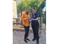 Vatandaş tarafından bulunan cüzdan zabıta tarafından sahibine teslim edildi