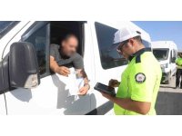 Trafik polislerinden okul servislerine sıkı denetim: Ayakta öğrenci taşıyan sürücülere ceza uygulandı