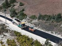 HBB, Yayladağı’nda 3 mahalleyi birbirine bağlayan yolda beton asfalt çalışmasına başladı