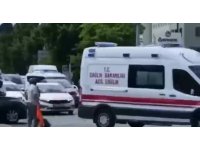 Süpürgeyi bıraktı, üzerinden çıkardığı yeleğini can kurtarmak için salladı