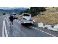 Antalya’da iki ayrı trafik kazasında 2 kişi yaralandı