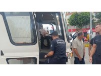 Otobüs ile otomobil çarpıştı: 2 yaralı