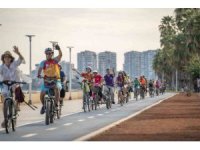 Mersin’de bisikletseverler güvenli sürüş için pedal çevirdi