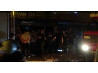 Antalya’da iki iş yerinde yangın: Alevler üst kattaki eve de zarar verdi