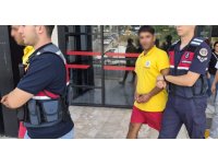 Alanya’da market çalışanını bıçaklayan 2 kardeş tutuklandı