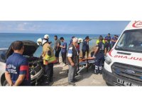 Arsuz’da uçurumdan yuvarlanan otomobilin sürücüsü yaralandı
