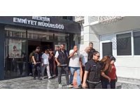 Hastane otoparkındaki araçtan 256 bin 900 uyuşturucu hap çıktı: 2 şüpheli tutuklandı