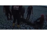 Çamura saplanarak mahsur kalan vatandaş kurtarıldı