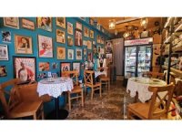Müşterilerini 40 yıl öncesine götüren nostalji kafe, 85 farklı yöresel gazozuyla geçmişi günümüze getiriyor