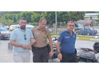 Cinayetten aranan şahıs ölen kişiye ait ehliyetle otel servis şoförlüğü yaparken yakalandı