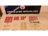 Antalya’da kendisini komiser olarak tanıtıp 3 milyon TL’lik ziynet eşyası dolandırdılar